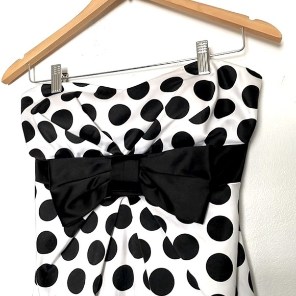 Polka Dot strapless Dress - Size Medium - Picture 4 of 10